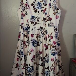 Chic Floral Sleeveless Dress